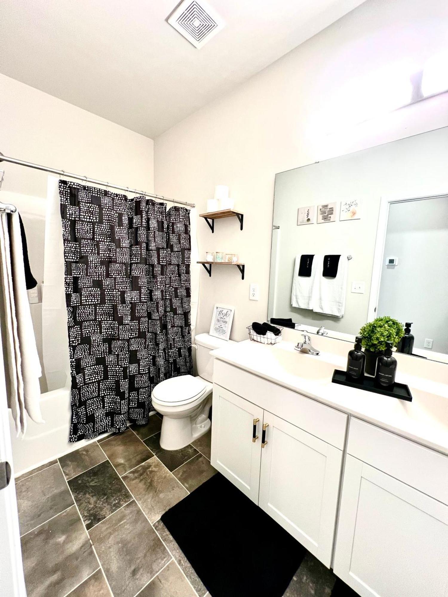 Вилла Raleigh Luxe Family Retreat- 15 Min To Downtown, Kids Gear, Fast Wifi For Wfh, Ev & Pet Friendly Экстерьер фото